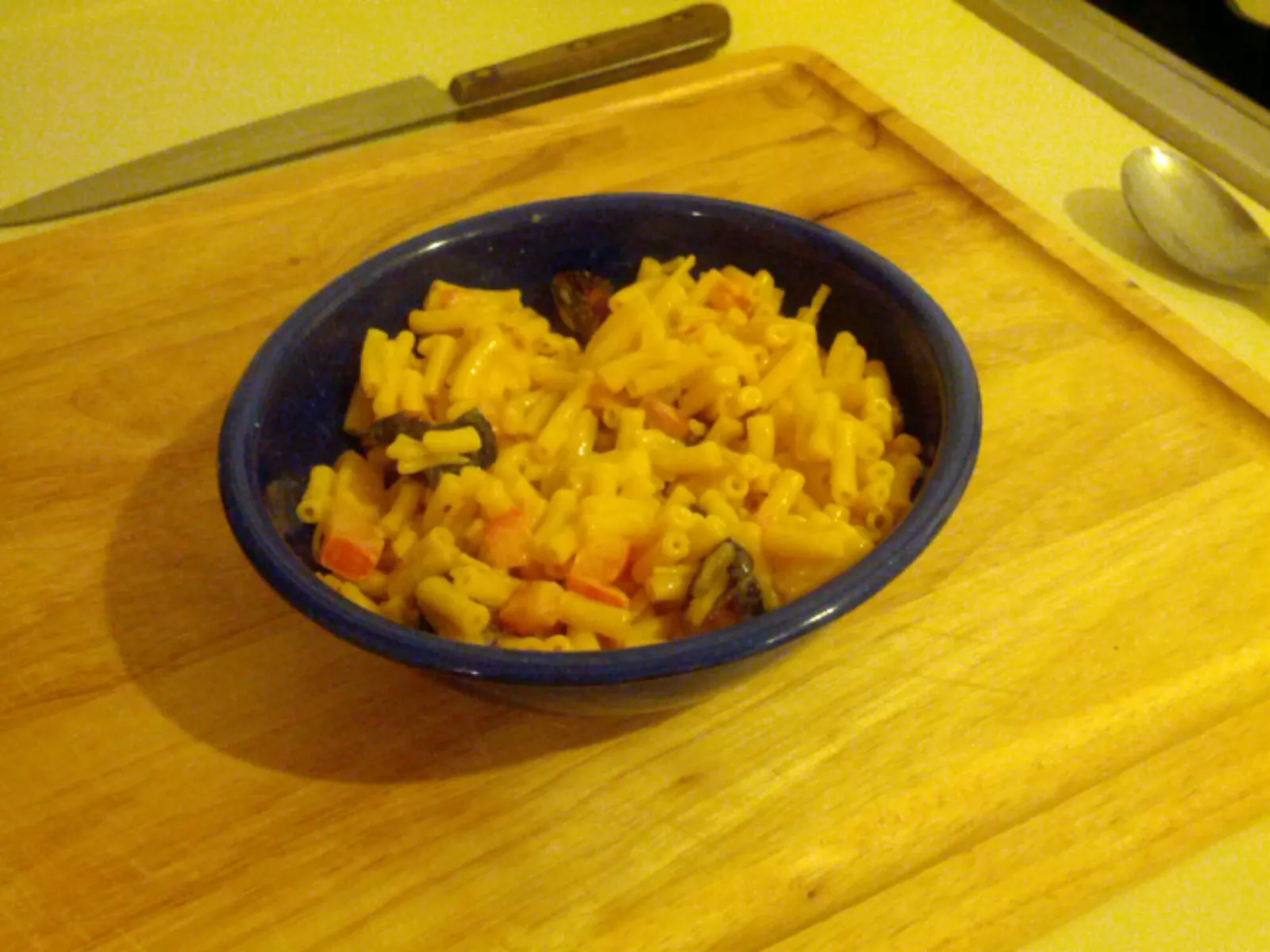 Home cooking for the savvy bachelor: Kraft Dinner edition